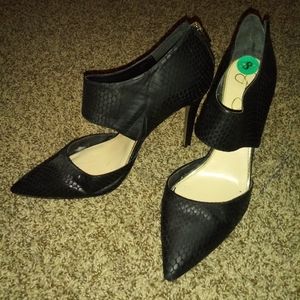 Jessica Simpson Black Heel